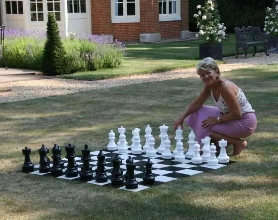 Комплект шахматных фигур до 29 см с полем пластмассовым сборным 140х140 см - вид 2